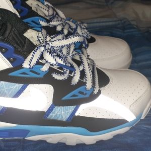 Sizes 9men bo Jackson brand new